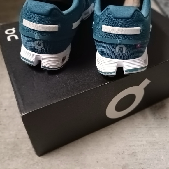 On Cloud Men's Running Shoes Teal Green 10½ - Picture 6 of 8